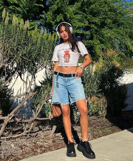 Isabela Merced ポルノスター ヌード 写真