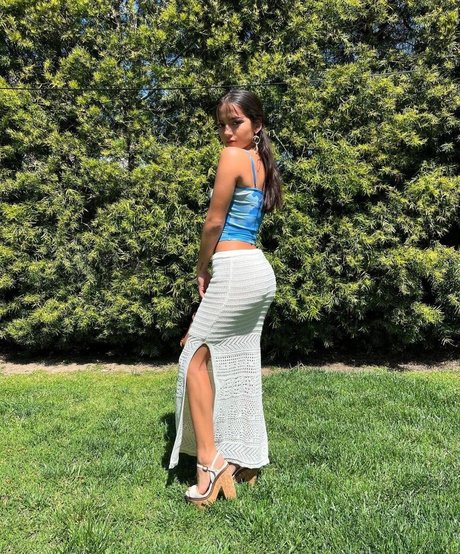 Isabela Merced エロティックモデル 写真