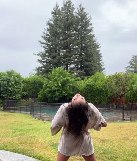 Isabela Merced アートモデル 画像