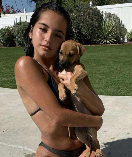 Isabela Merced ポルノスター ホット 写真