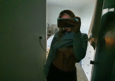 Renee Savy ヌードモデル ギャラリー