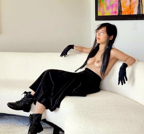 LilyPichu 美しい女優 写真