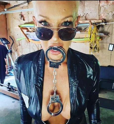 gypsyundersupervised1 裸のモデル 写真