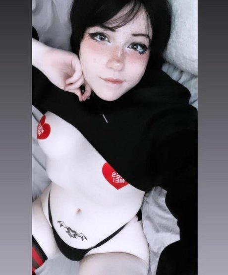 興奮したオンリーファンズ 美しいヌード 画像