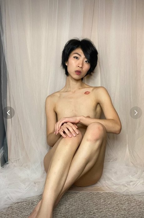 loveliehyunnie エロティック女優 写真