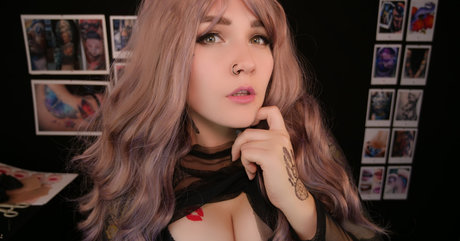 ASMR KittyKlaw 女優 写真