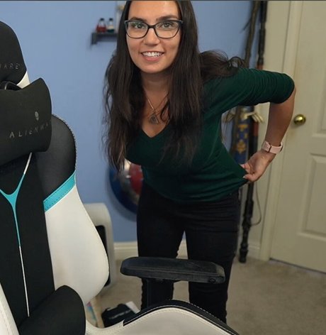 Trisha Hershberger ポルノスター パーフェクト 画像