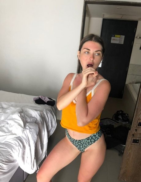Arina Berdnikova 美しいポルノスター 写真