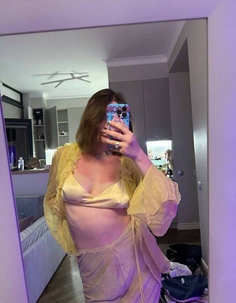 Arina Berdnikova 完璧なスター 写真
