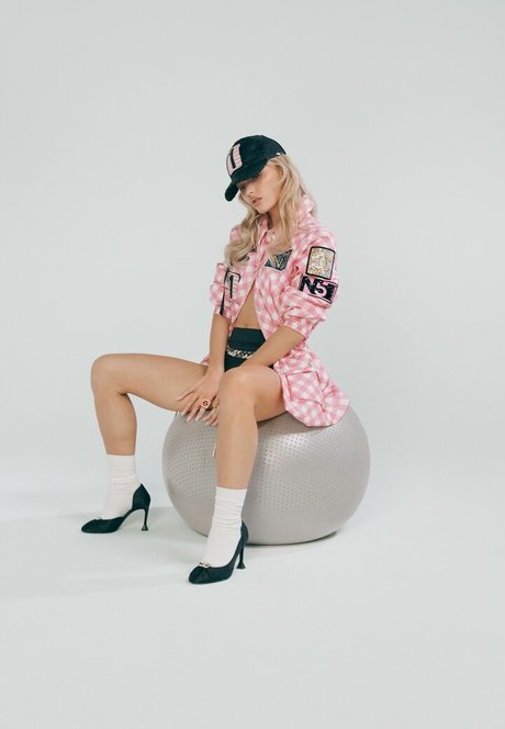アナル熟女オンリーファンズ アートxxx 画像