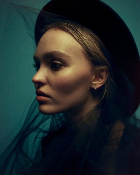 Lily Rose Depp エロティックなスター ギャラリー