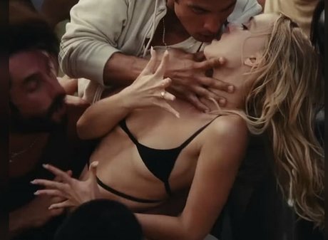 Lily Rose Depp 無料スター アーカイブ