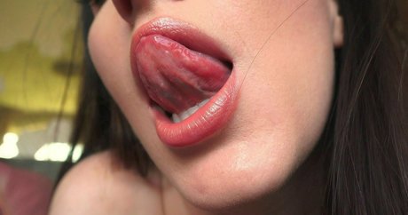 アジア人のおっぱいオンリーファンズ ベスト 写真