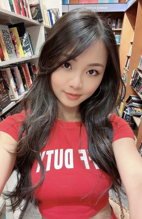 Cindy Phan 高品質スター アーカイブ