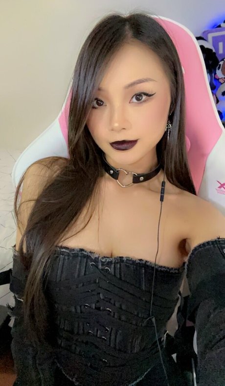 Cindy Phan トップポルノスター ギャラリー