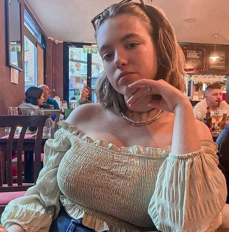 Allie Sherlock セクシーなスター 写真