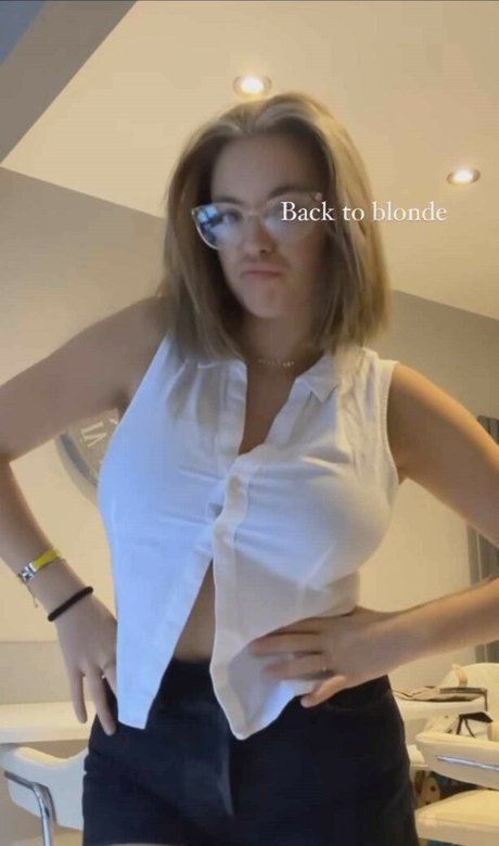 Allie Sherlock アダルトモデル 画像