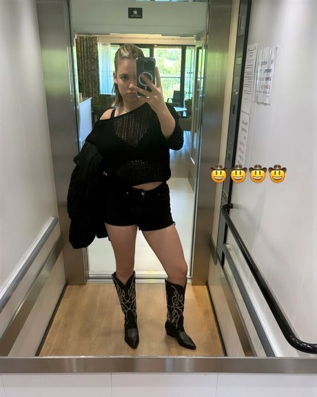 Allie Sherlock 独占モデル 画像