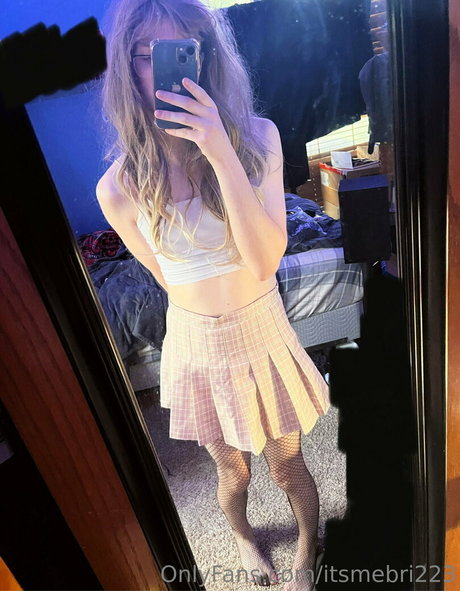 itsmebri223 エロティックモデル 写真