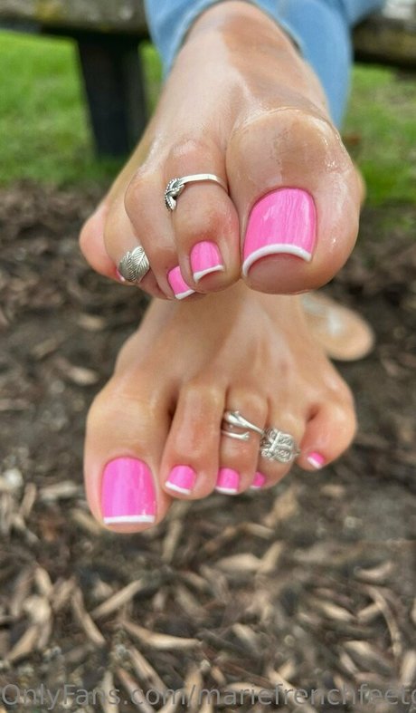 mariefrenchfeetgirlfree セクシーなスター 画像