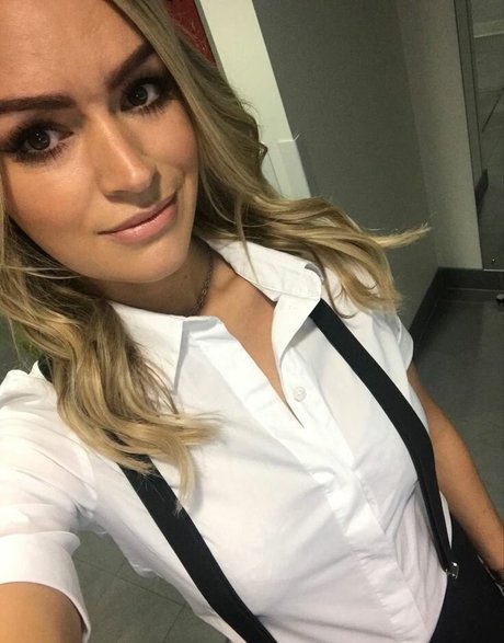 Laura Woods ヌード女優 写真