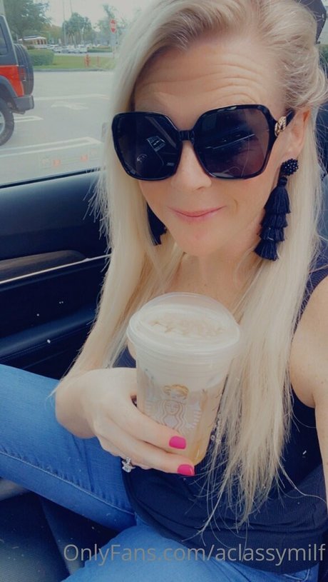 aclassymilf 完璧なスター 写真