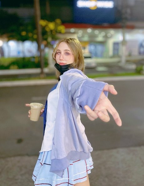 Kura Onee san 美しい女優 写真