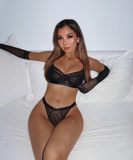 Lumma Aziz スター 裸 写真