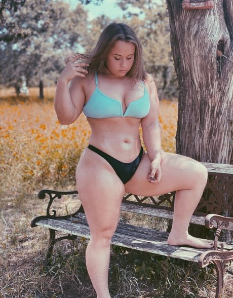Jordynne Grace ポルノモデル 画像