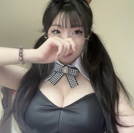 yurasweb xxxスター 写真