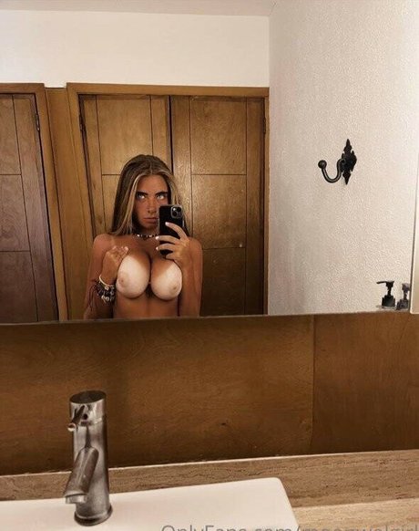 moonwolgirl ポルノスター 写真