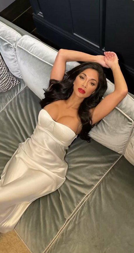 Nicole Scherzinger ポルノスター アート 写真