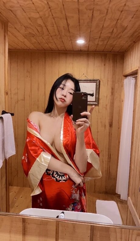 Ninibae アートモデル 画像