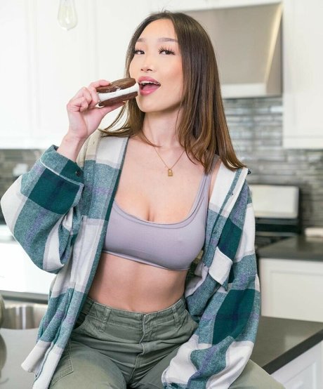 Shallyzsa ポルノスター 写真