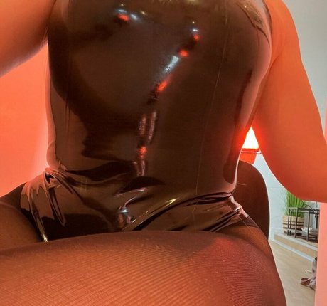 Aurelia Baker HD女優 写真
