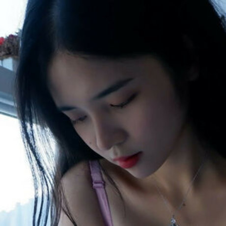 loveju yu 美しいポルノスター 写真