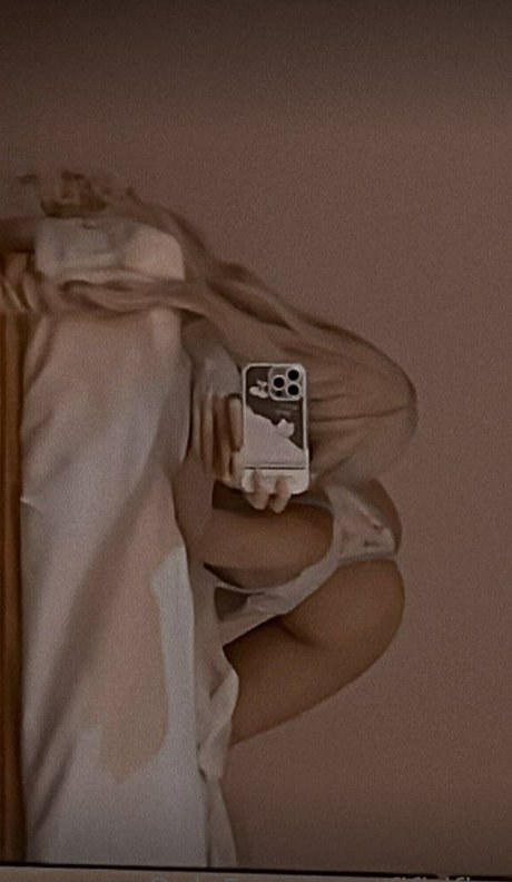 Fifi Rifis ヌード女優 写真