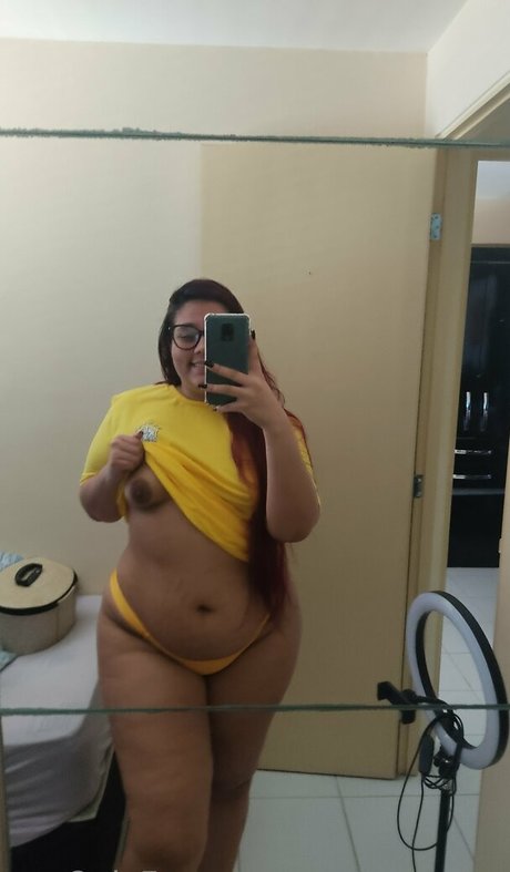 ヨガ 熟女 OnlyFans ポルノ 画像