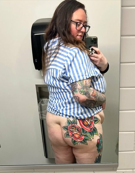 naughtynyxiefree かわいいスター 写真