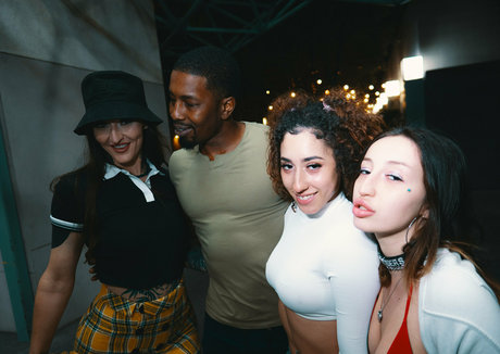 isiahmaxwell トップポルノスター 写真