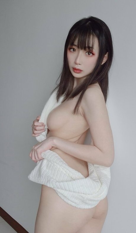 Kiyo Cosplay アダルト女優 写真