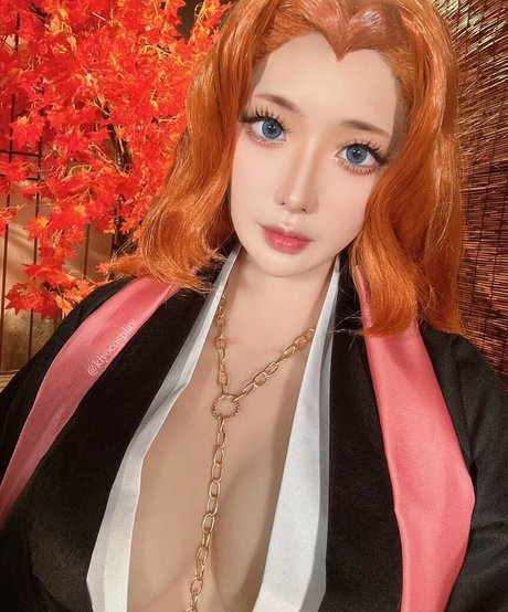 小柄な黒檀のオンリーファンズ アートヌード 画像