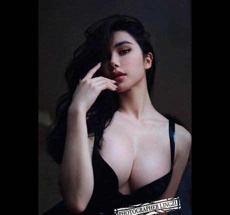 Yuan Sayuki Weme ヌード女優 写真
