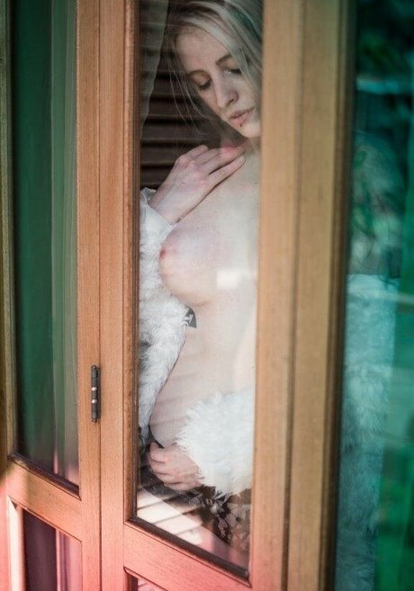 Giulia Henne ポルノモデル 画像