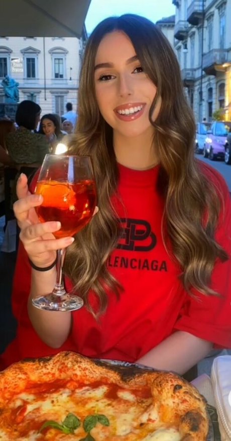 Danielalzj 美しいポルノスター 写真