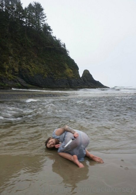 Acacia Kersey 高品質モデル 写真