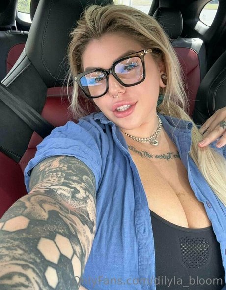 Dilyla Bloom 完璧な女優 写真