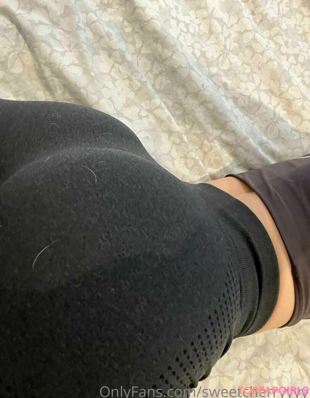 トリミングされたOnlyFans アートヌード 写真