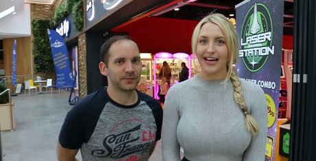 Emma Jones 無料モデル 写真