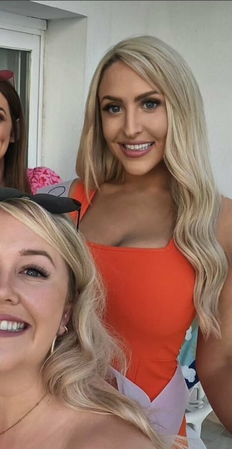 Emma Jones セクシーモデル 画像